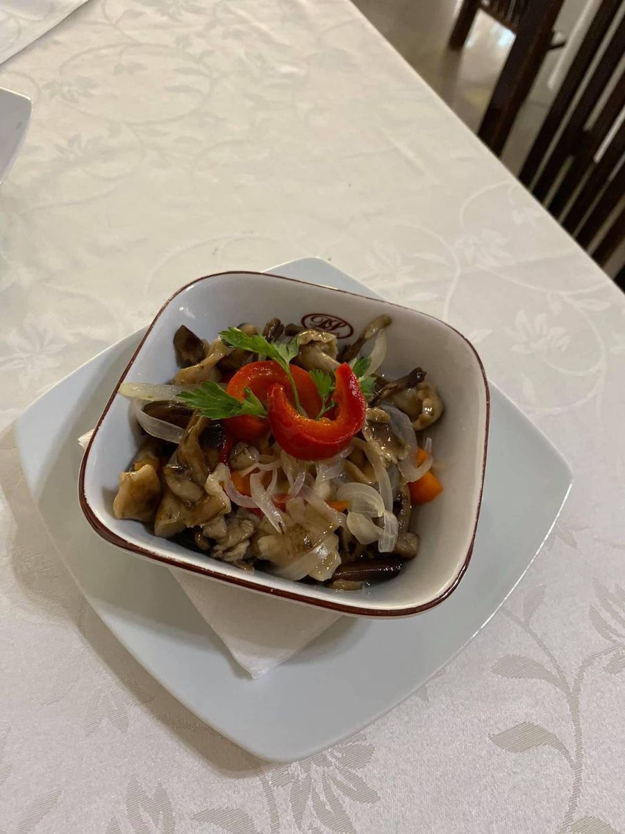 Salată de Ciuperci (Ghebe)